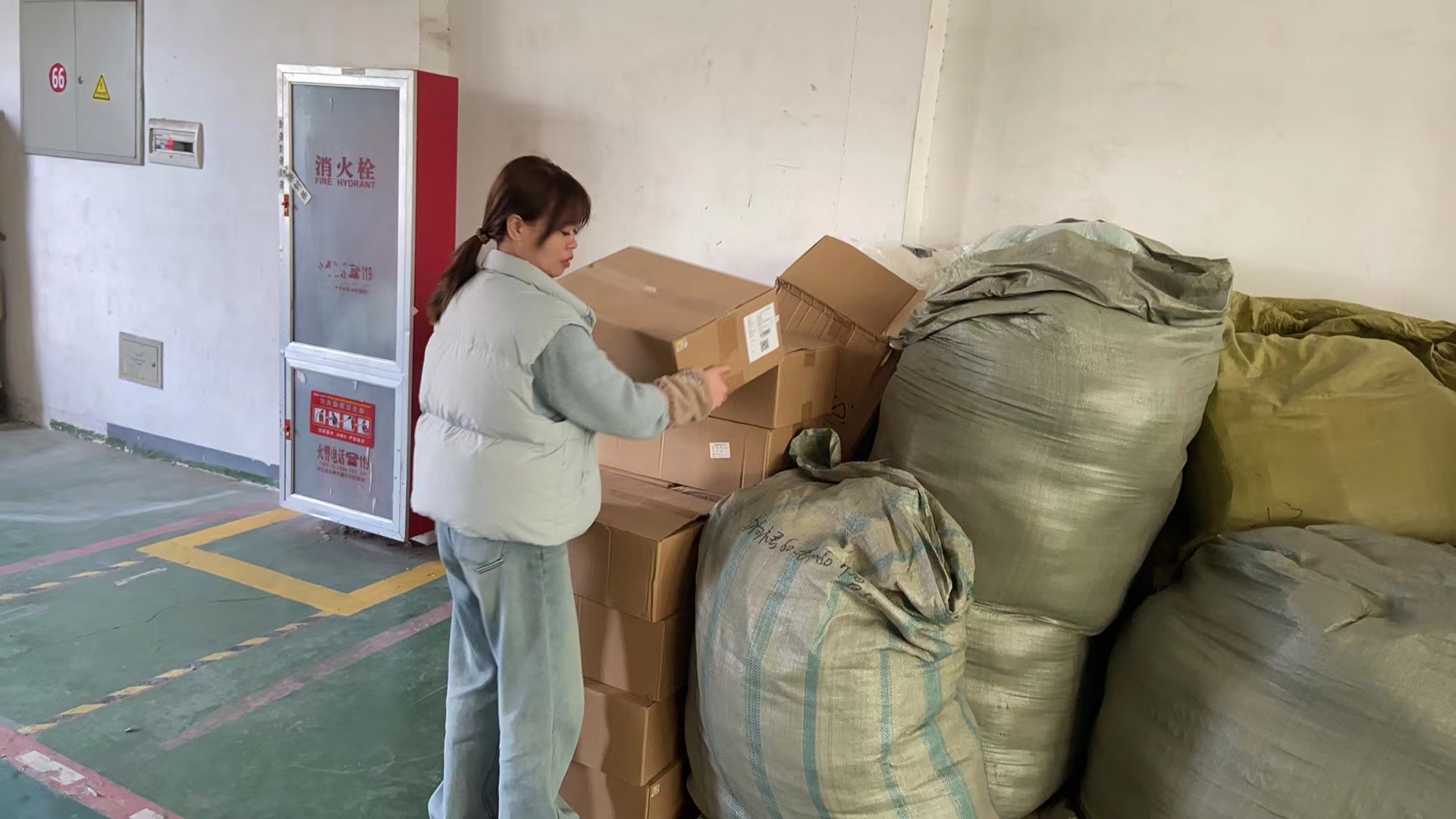 图片9:被圈占消火栓 图片9:被圈占消火栓